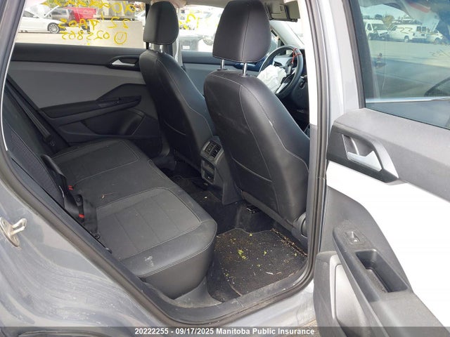 3VVLX7B2XNM025865 Volkswagen tsi