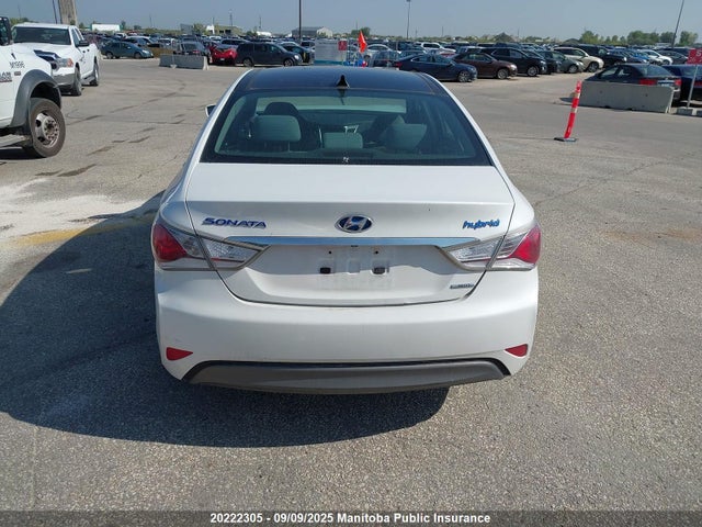 Hyundai 2014 2014 KMHEC4A42EA107375 Image 16