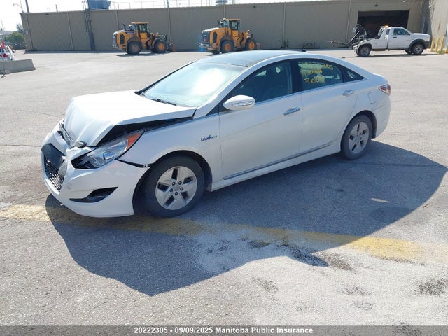 Hyundai 2014 2014 KMHEC4A42EA107375 Image 2