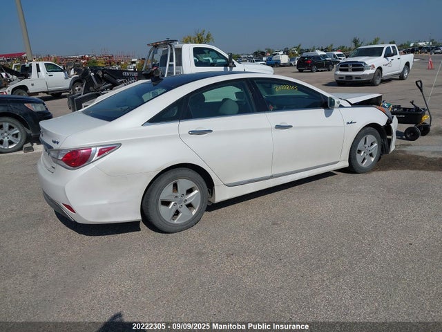 Hyundai 2014 2014 KMHEC4A42EA107375 Image 4