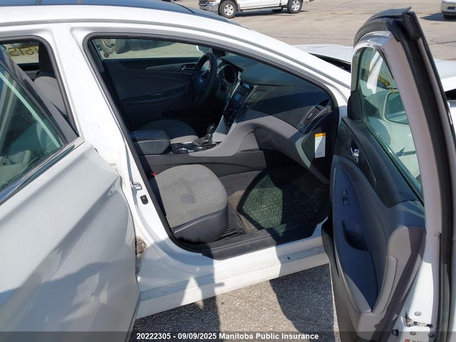 Hyundai 2014 2014 KMHEC4A42EA107375 Image 5