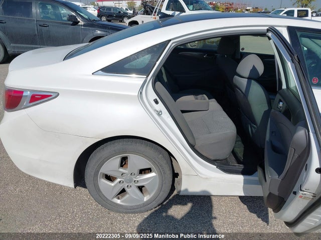 Hyundai 2014 2014 KMHEC4A42EA107375 Image 7
