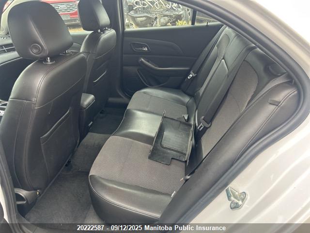 Chevrolet lkw 2015 1G11D5SL4FF159101 Image 8