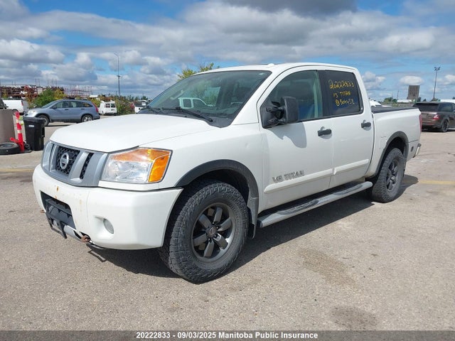 Nissan Titan 2015 1N6AA0EC5FN504458 Image 2
