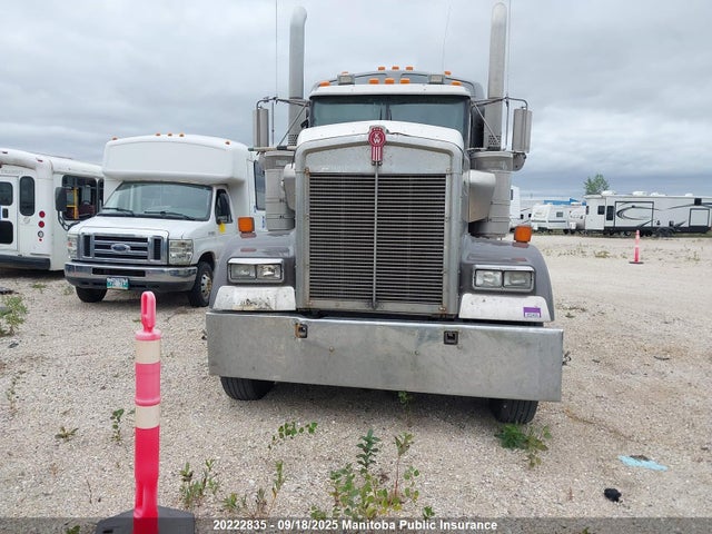 1XKWD49X4FJ971984 Kenworth Isx