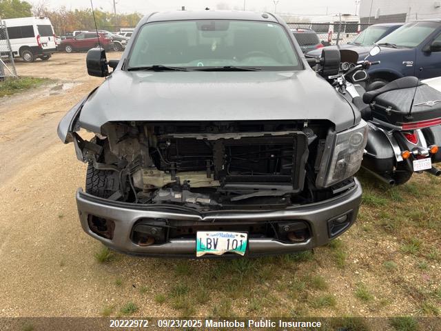1N6AA1E55JN518134 Nissan 2018