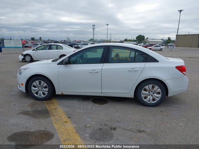 1G1PL5SHXE7140974 Chevrolet luw