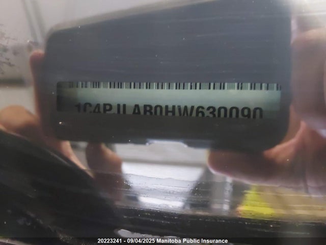 1C4PJLAB0HW630090 Jeep Cherokee