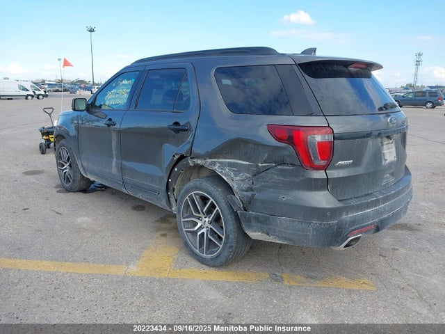 1FM5K8GT5GGB67255 Ford Explorer