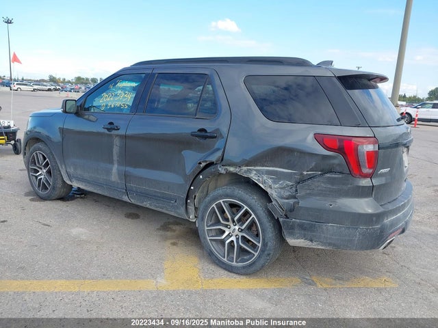 1FM5K8GT5GGB67255 Ford Explorer