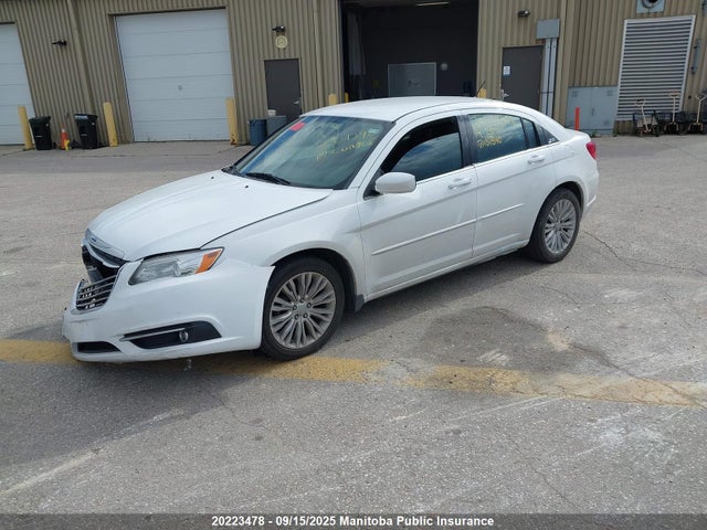 1C3CCBBG4EN137340 Chrysler 200
