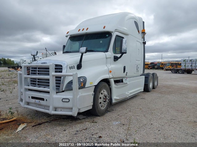 Freightliner Detroit Diesel Dd15 Std 2014 3AKJGLD69ESFV3185 Image 2