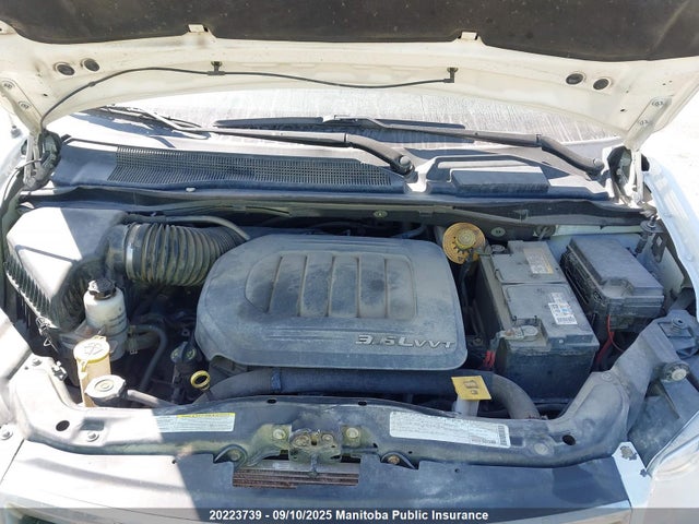 2C4RC1GG2ER387753 Chrysler Town and Country