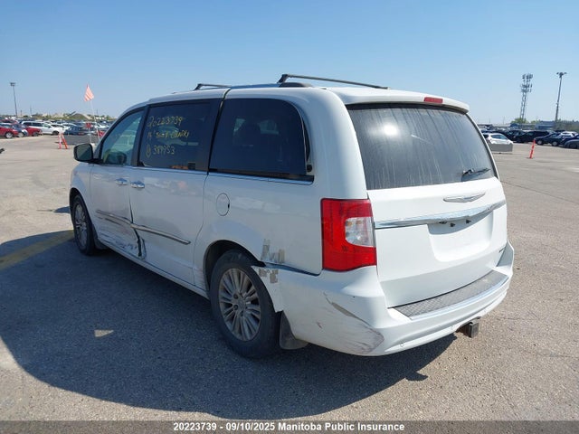 2C4RC1GG2ER387753 Chrysler Town and Country