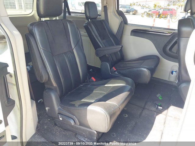 2C4RC1GG2ER387753 Chrysler Town and Country