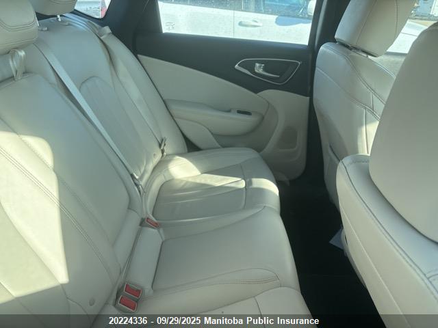 1C3CCCCG7FN573458 Chrysler 2015