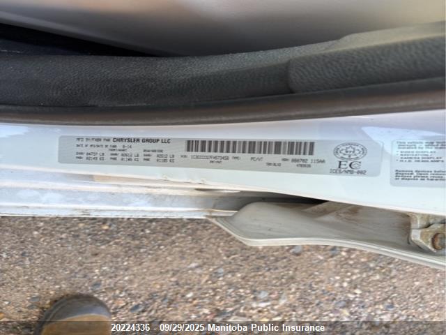 1C3CCCCG7FN573458 Chrysler 2015