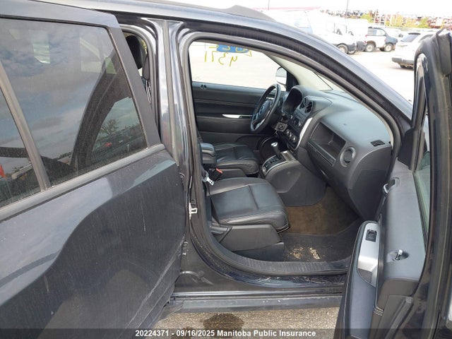 1C4NJDAB8FD392818 Jeep Compass