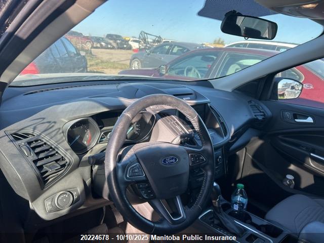 1FMCU9G91HUE27052 Ford 2017