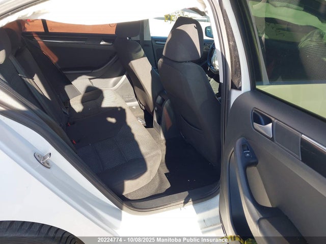 3VWD07AJ2FM253647 Volkswagen 1.8t