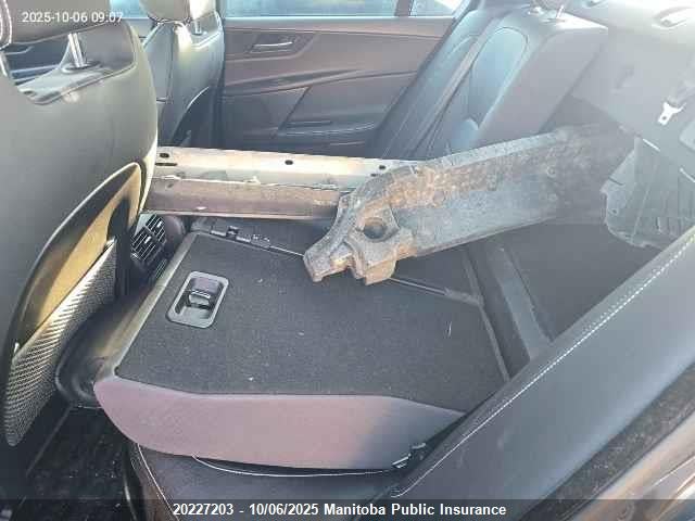 Jaguar aj20p 2018 SAJAL4FX9JCP39733 Image 8