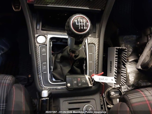 3VW5T7AU5HM000413 Volkswagen GTI S