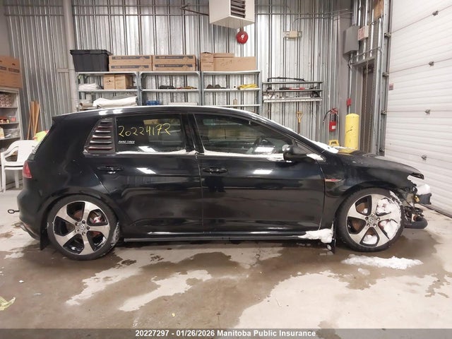 3VW5T7AU5HM000413 Volkswagen GTI S