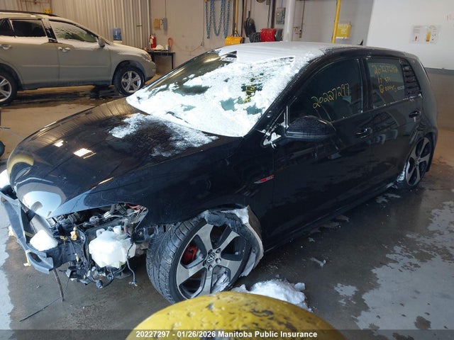 3VW5T7AU5HM000413 Volkswagen GTI S