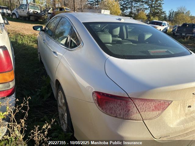1C3CCCEG1FN593024 Chrysler 2015