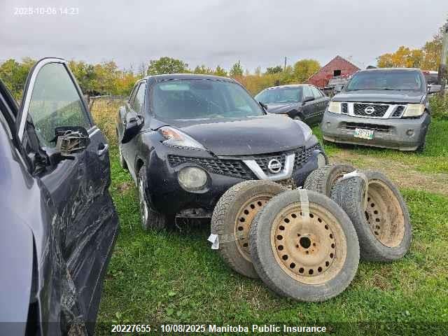 JN8AF5MR0FT512040 Nissan 2015