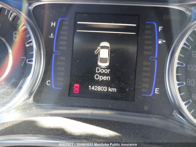 Chrysler 2016 2016 1C3CCCAB8GN103237 Image 7