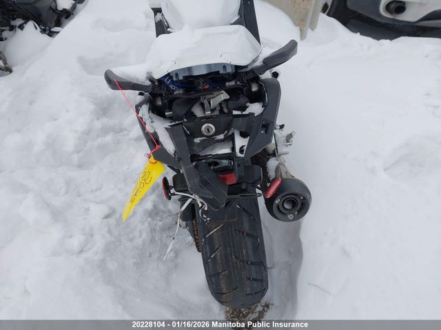 JH2RC7925FK100093 Honda Vfr800f Interceptor