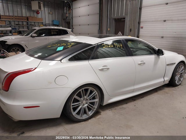 Jaguar XJ 2015 SAJXJ1CD5F8V84620 Image 13