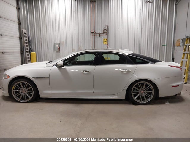 Jaguar XJ 2015 SAJXJ1CD5F8V84620 Image 14