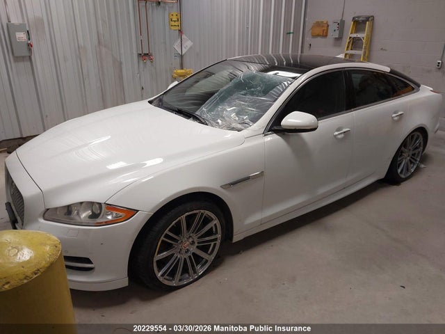 Jaguar XJ 2015 SAJXJ1CD5F8V84620 Image 2