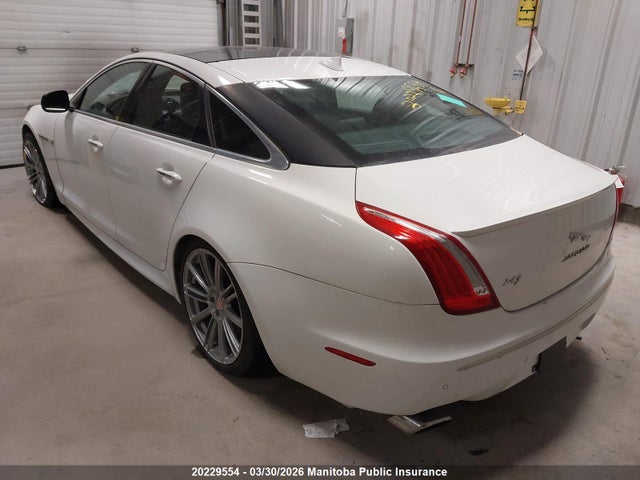 Jaguar XJ 2015 SAJXJ1CD5F8V84620 Image 3