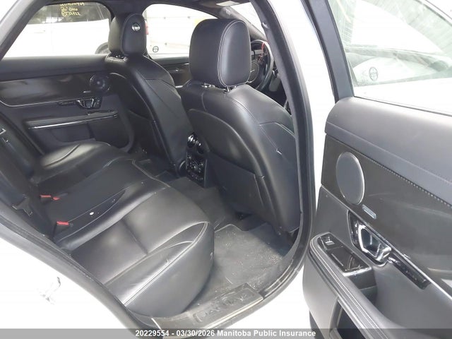 Jaguar XJ 2015 SAJXJ1CD5F8V84620 Image 8