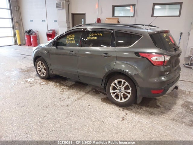 1FMCU9G98HUC82625 Ford Escape