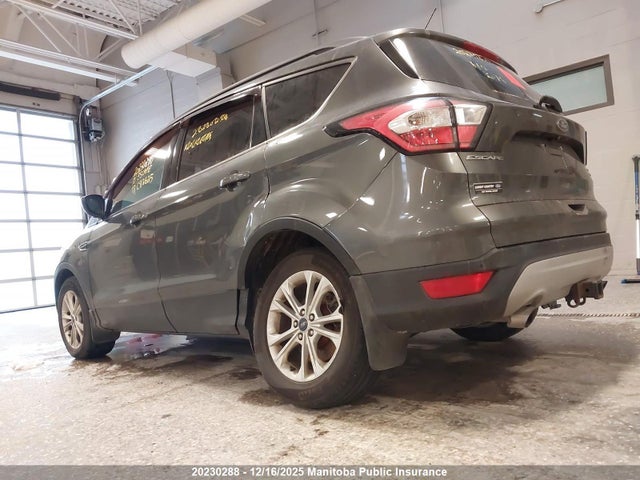1FMCU9G98HUC82625 Ford Escape