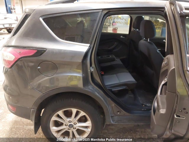 1FMCU9G98HUC82625 Ford Escape