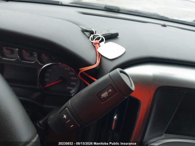 3GCUKREC3JG121153 Chevrolet Silverado 1500 Ls Crew Cab