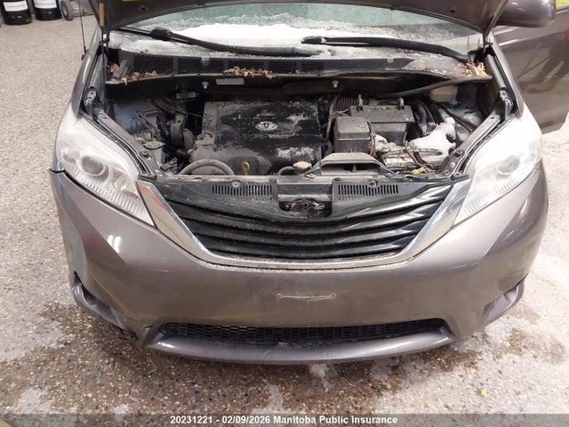 5TDKK3DC5ES421435 Toyota Sienna Le V6