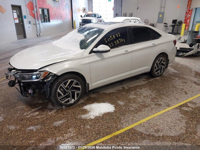 3VWGM7BU6NM032383 Volkswagen Jetta Highline 1.5 Tsi