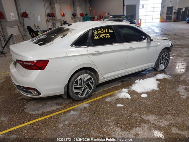 3VWGM7BU6NM032383 Volkswagen Jetta Highline 1.5 Tsi