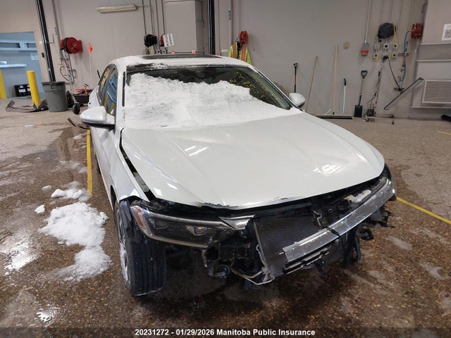 3VWGM7BU6NM032383 Volkswagen Jetta Highline 1.5 Tsi