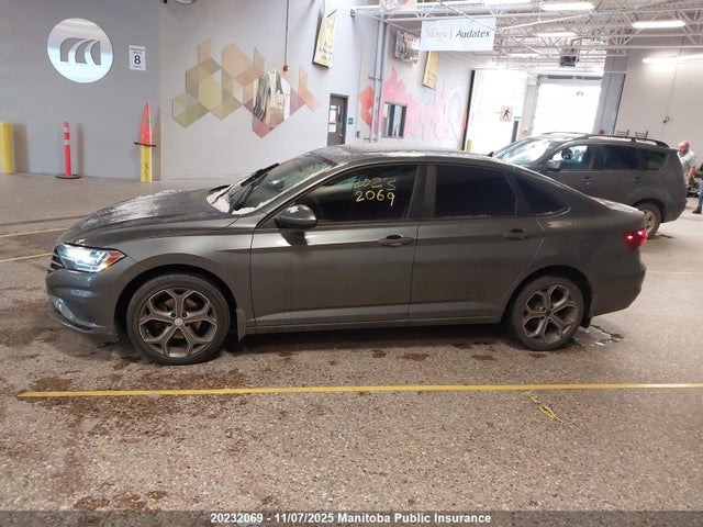 Продажа на аукционе авто 2019 Volkswagen Jetta 1.4 Tsi, vin: 3VWC57BU5KM033225, номер лота: 20232069