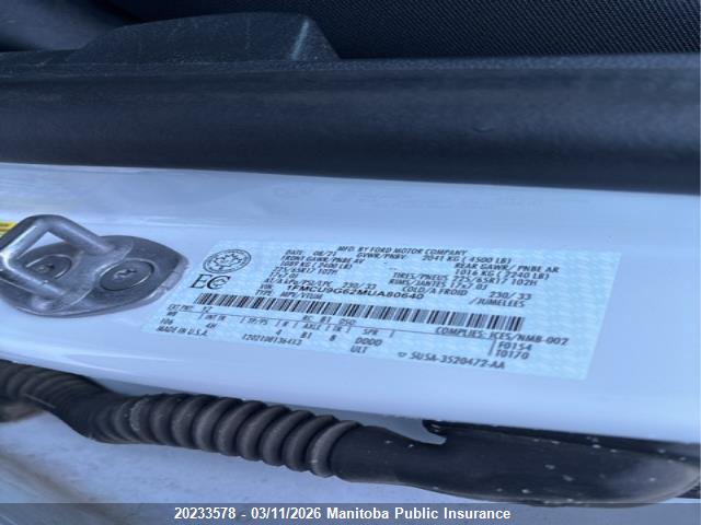 1FMCU9G62MUA80640 Ford ESCAPE SE