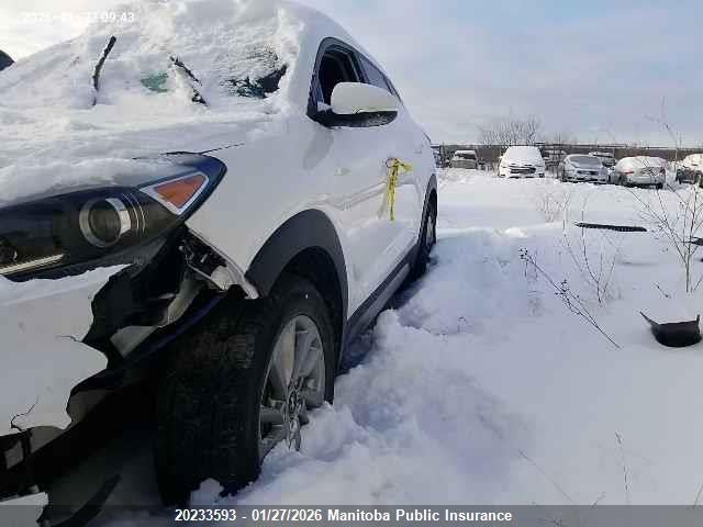 Hyundai Tucson 2017 KM8J3CA42HU378075 Image 4