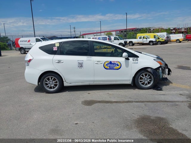 2014 Toyota Prius V მანქანა იყიდება აუქციონზე, vin: JTDZN3EU1E3326000, აუქციონის ნომერი: 20235356