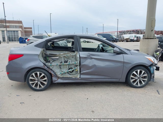 2017 Hyundai Accent Se მანქანა იყიდება აუქციონზე, vin: KMHCT4AE2HU302363, აუქციონის ნომერი: 20235552